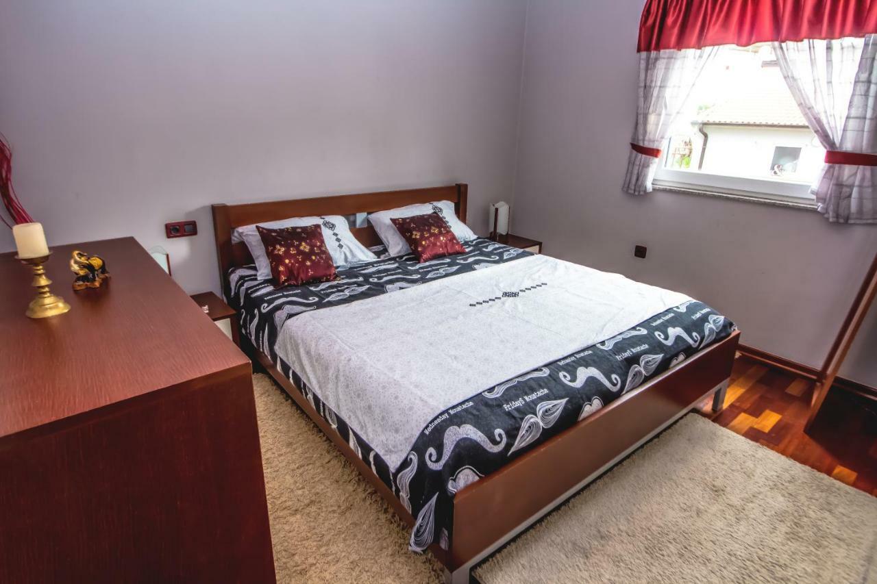 Apartments Saric Pula Exterior photo