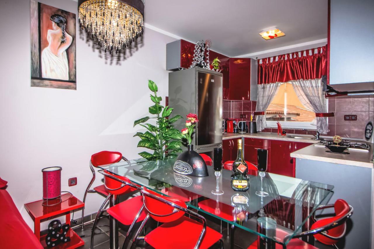 Apartments Saric Pula Exterior photo
