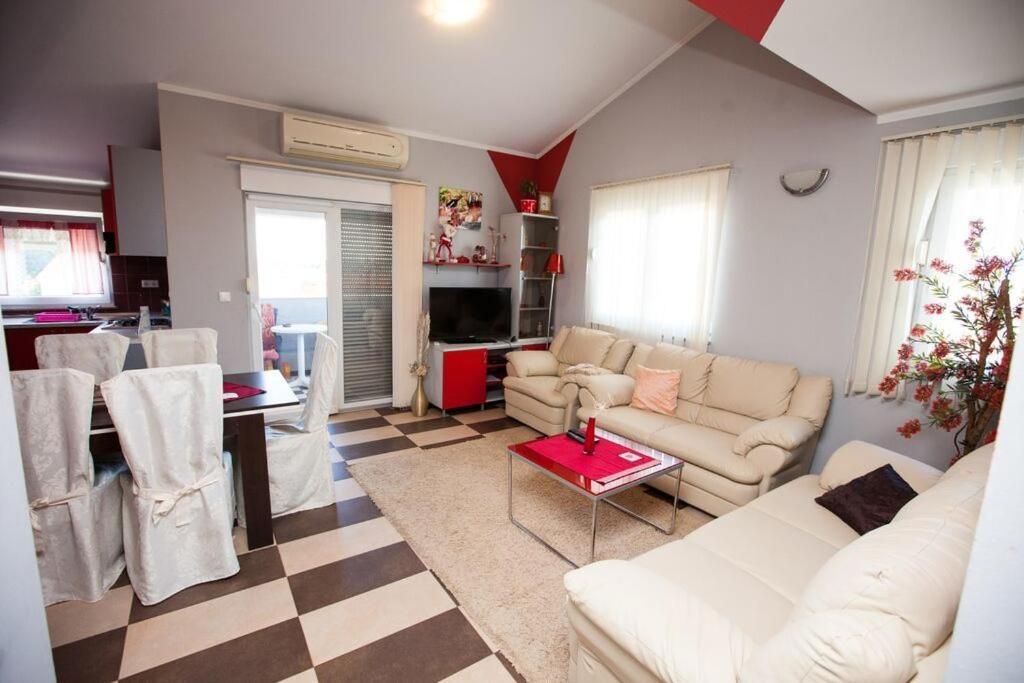 Apartments Saric Pula Exterior photo